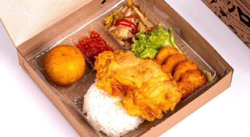 斯波特昂2281奥玛乔酒店 三宝垄 外观 照片